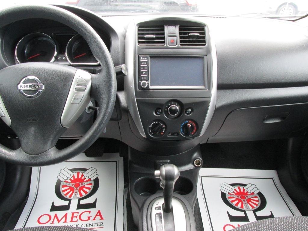 Nissan Versa  2019