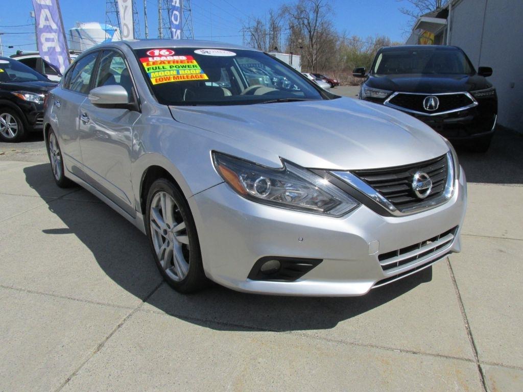 Nissan Altima  2016