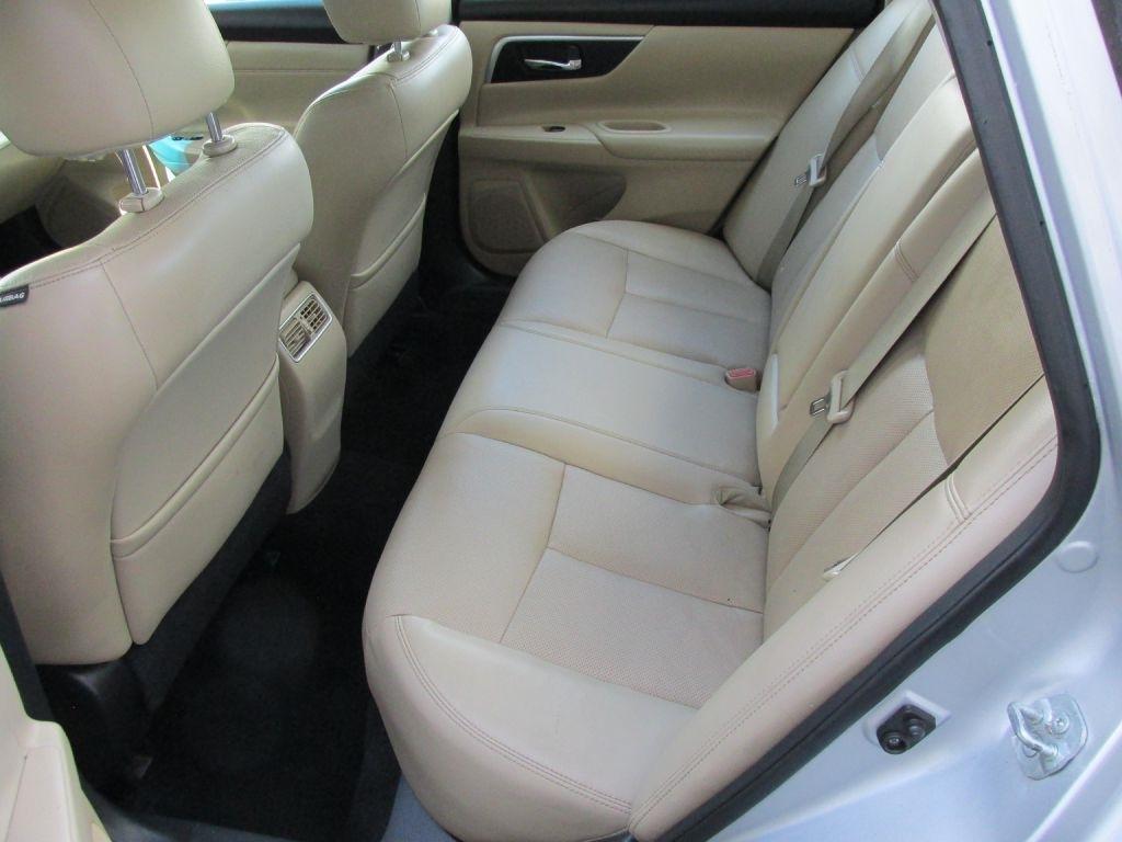 2016 Nissan Altima SL - Photo 10