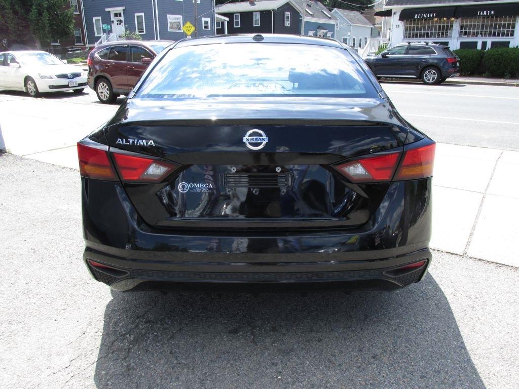 Nissan Altima  2019