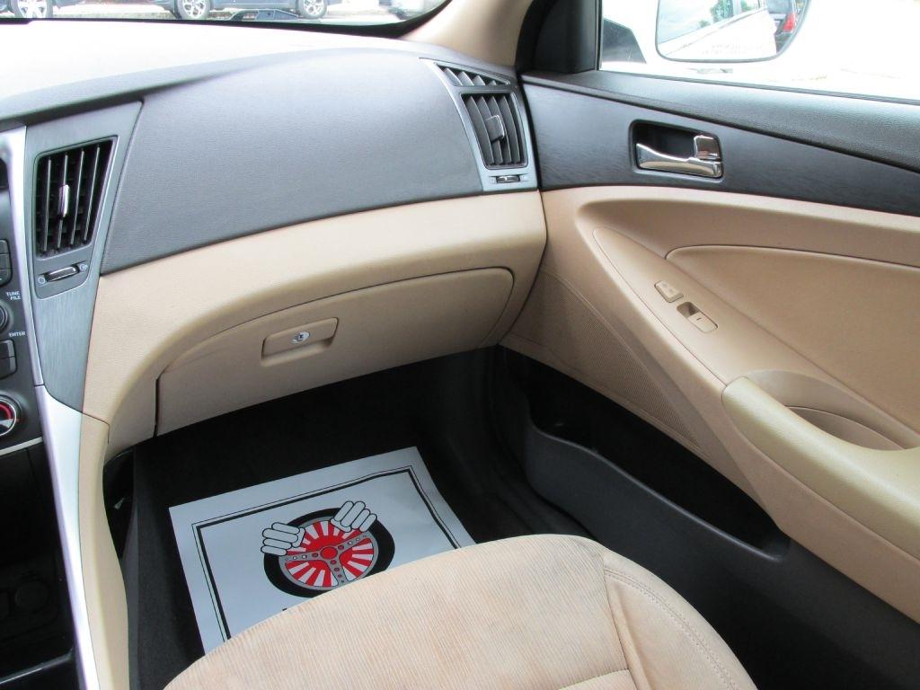 Hyundai Sonata  2013