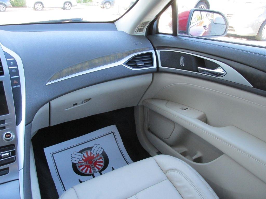 Lincoln MKZ  2017