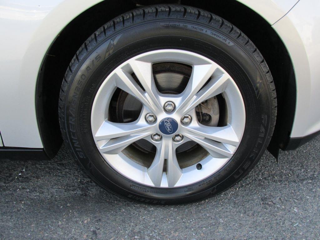 Ford Focus  2012