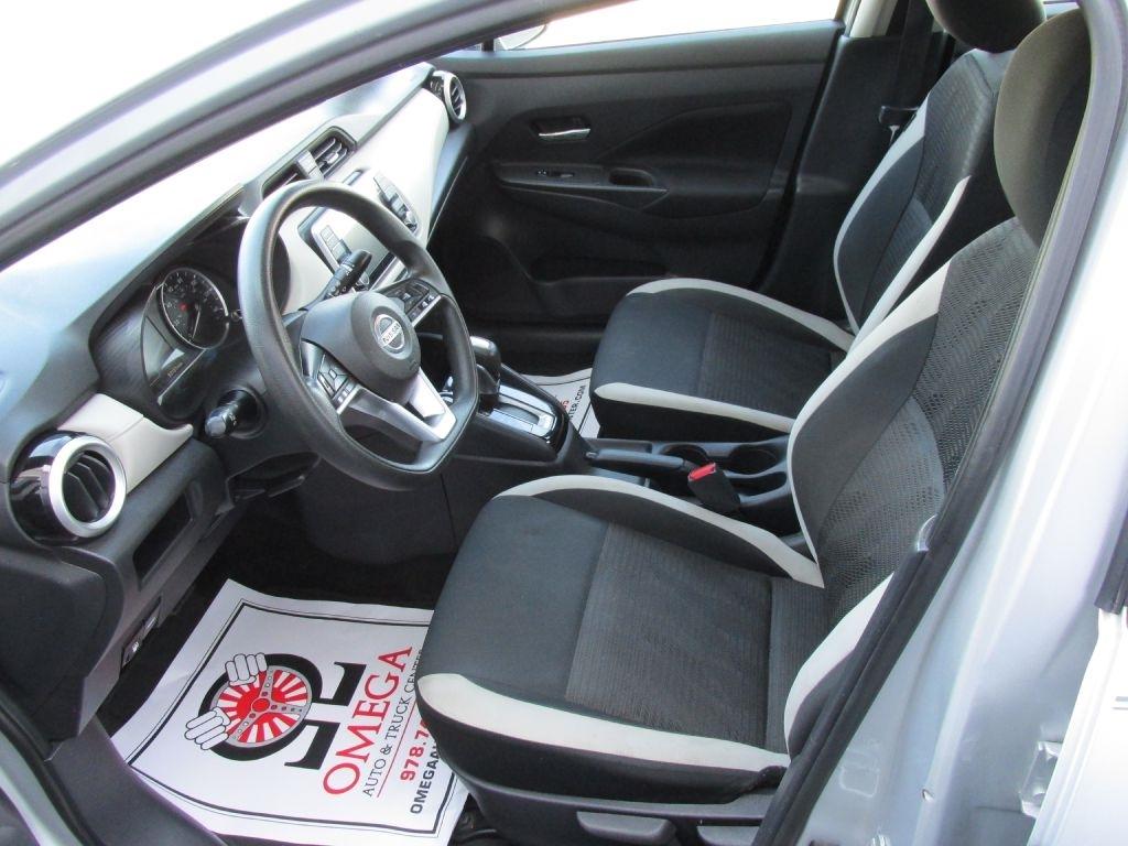 Nissan Versa  2021