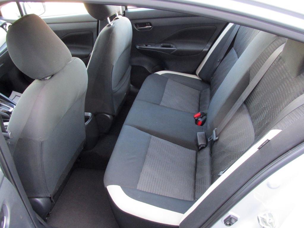 Nissan Versa  2021