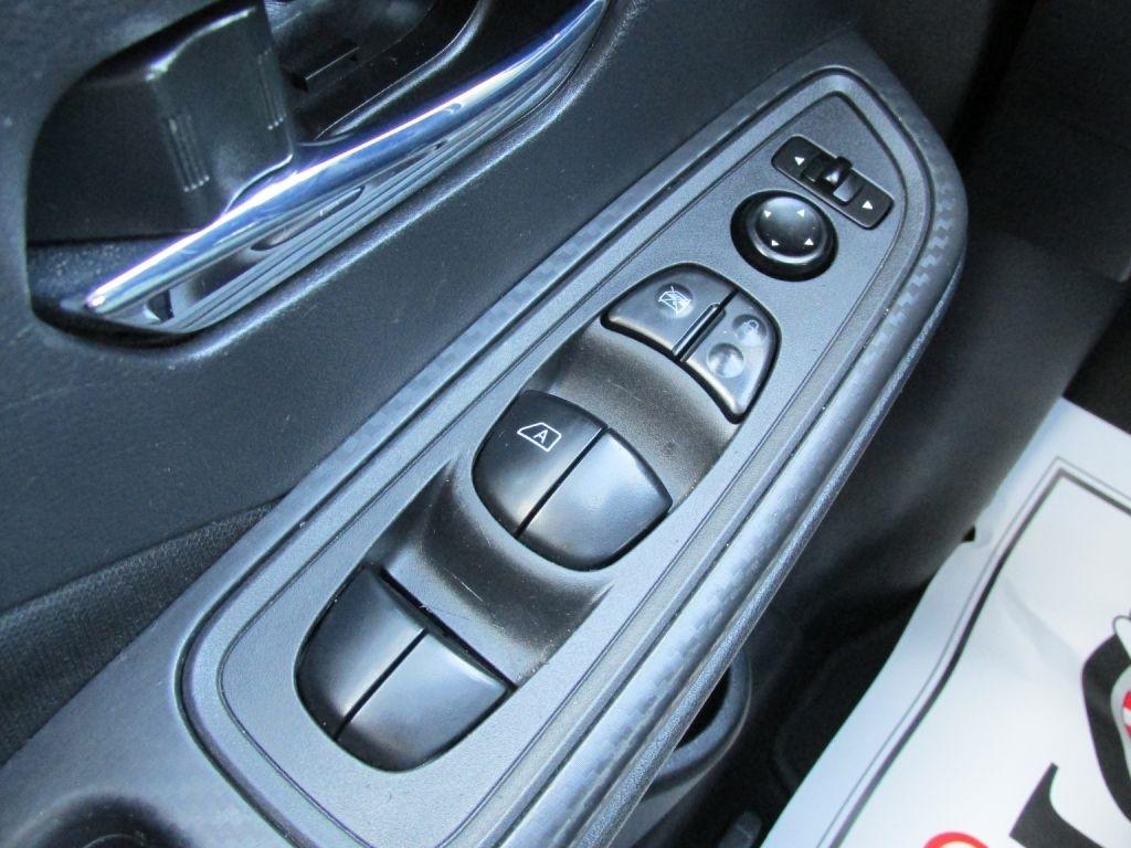 Nissan Versa  2021