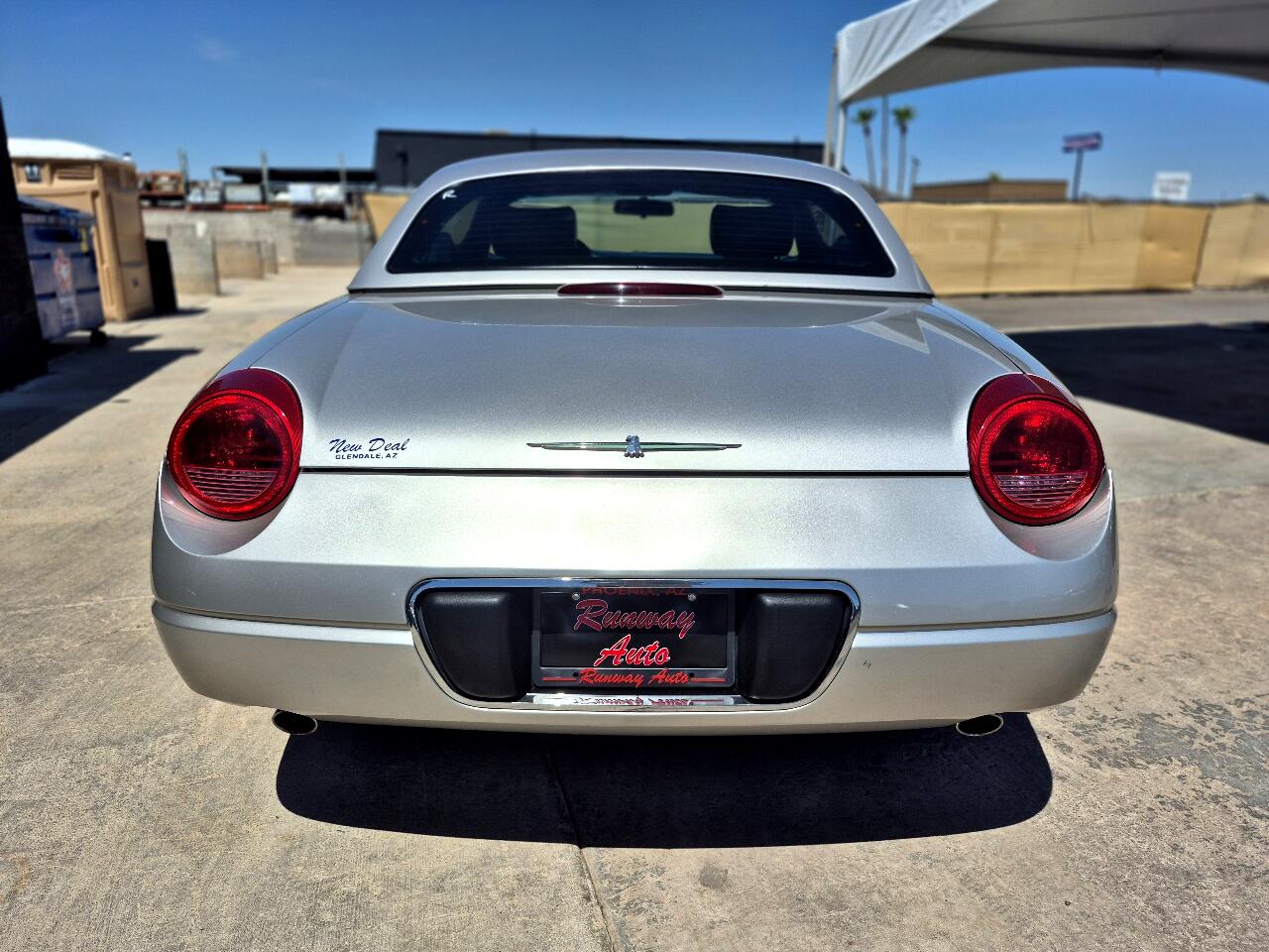 2005 Ford Thunderbird Deluxe photo 4