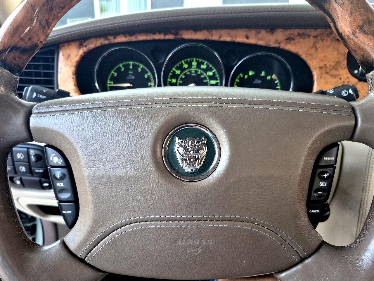 2006 Jaguar XJ Vanden Plas Super V8 LWB photo 13
