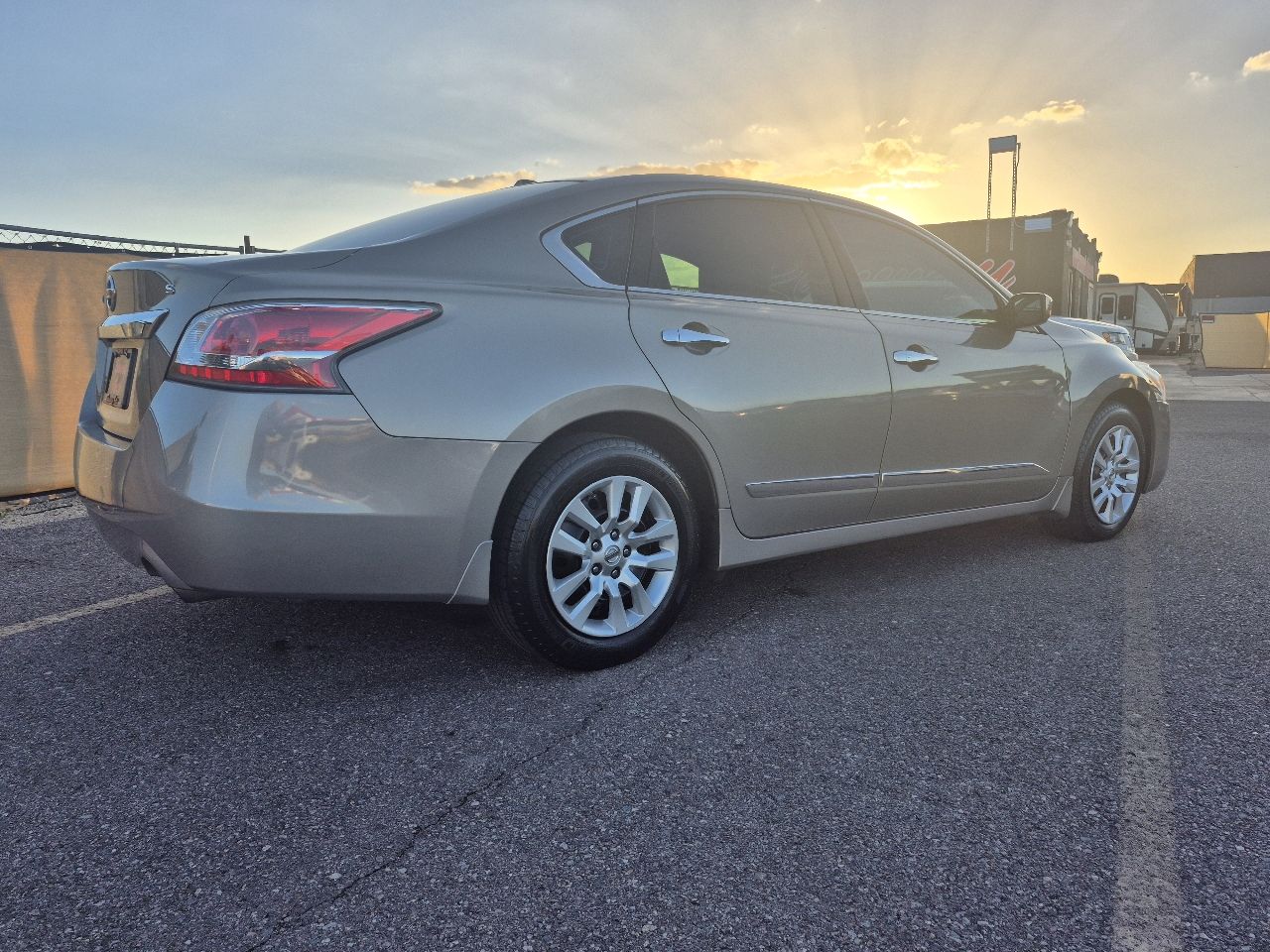2015 Nissan Altima 2.5 SV photo 3