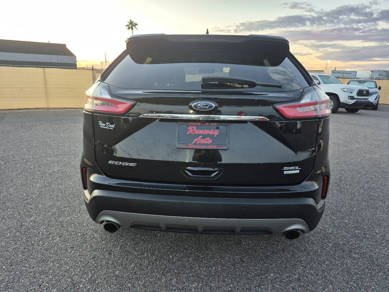 2020 Ford Edge SEL photo 3