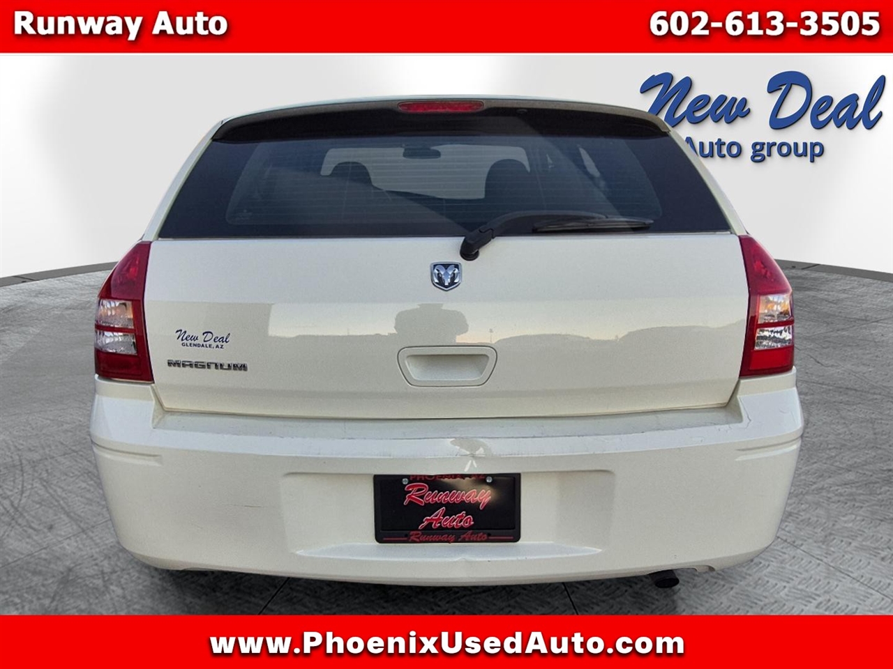 2005 Dodge Magnum SE photo 4