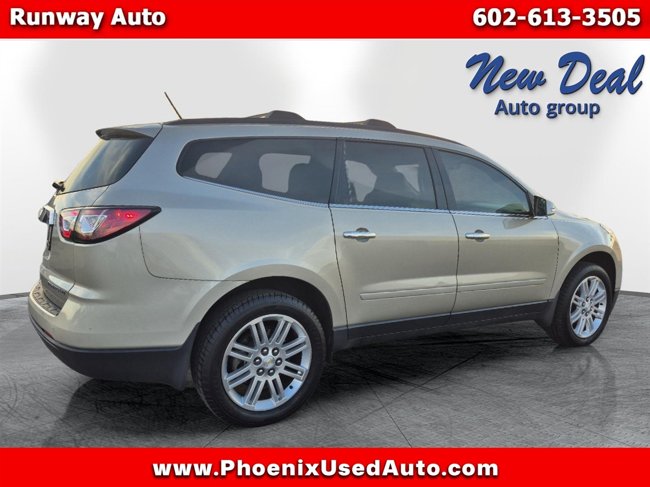 2013 Chevrolet Traverse 1LT photo 3