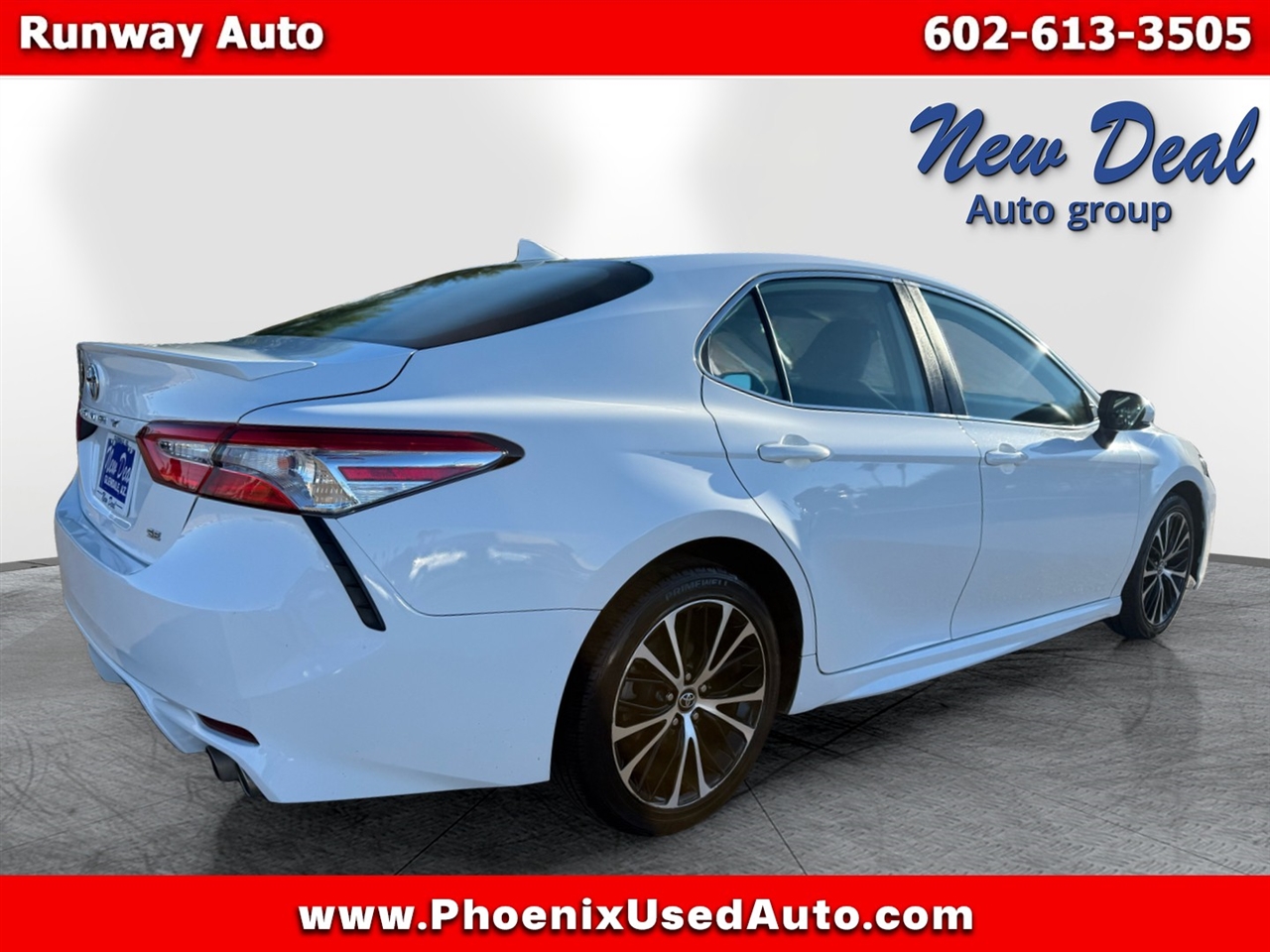 Toyota Camry SE 2020