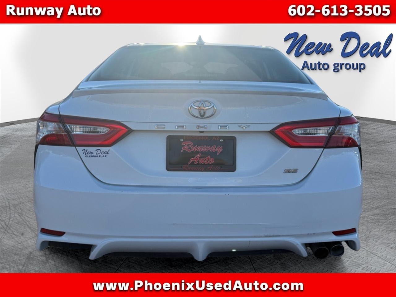 Toyota Camry SE 2020