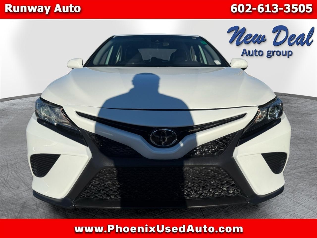 Toyota Camry SE 2020