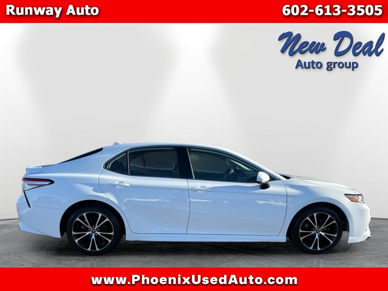 Toyota Camry SE 2020