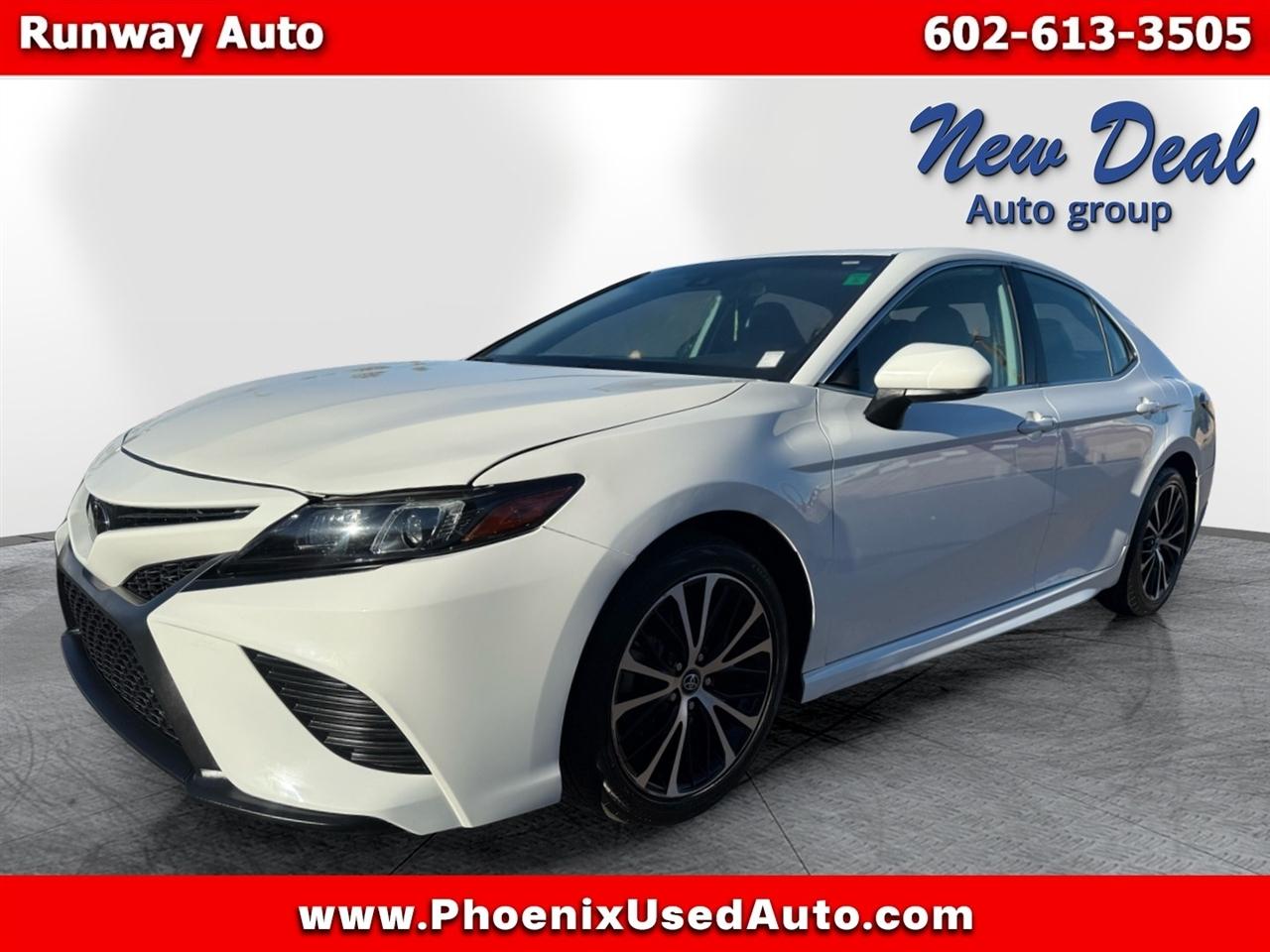 Toyota Camry SE 2020