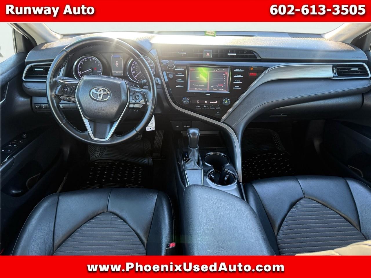 Toyota Camry SE 2020