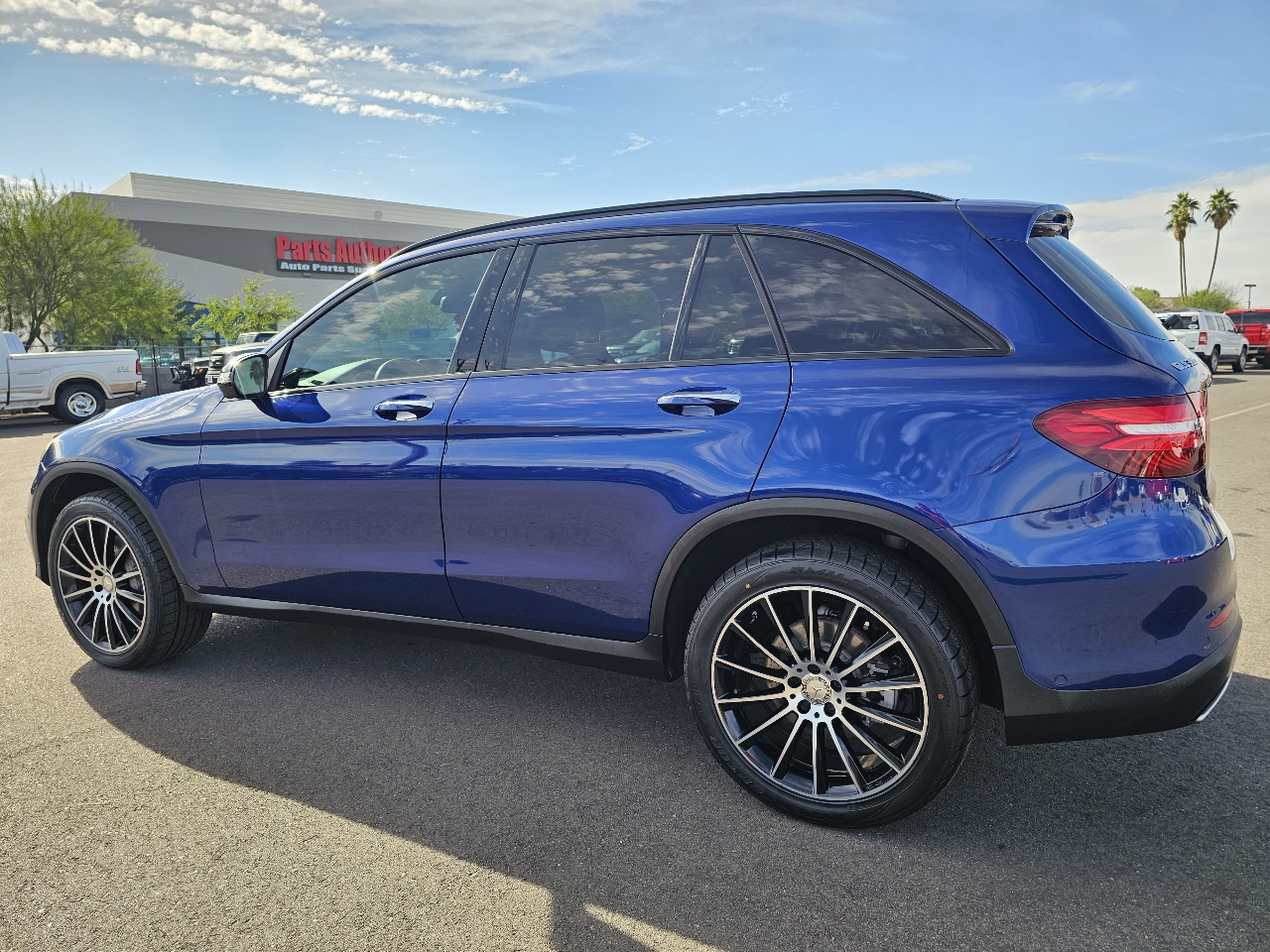 Mercedes-Benz GLC GLC 300 4MATIC SUV 2017