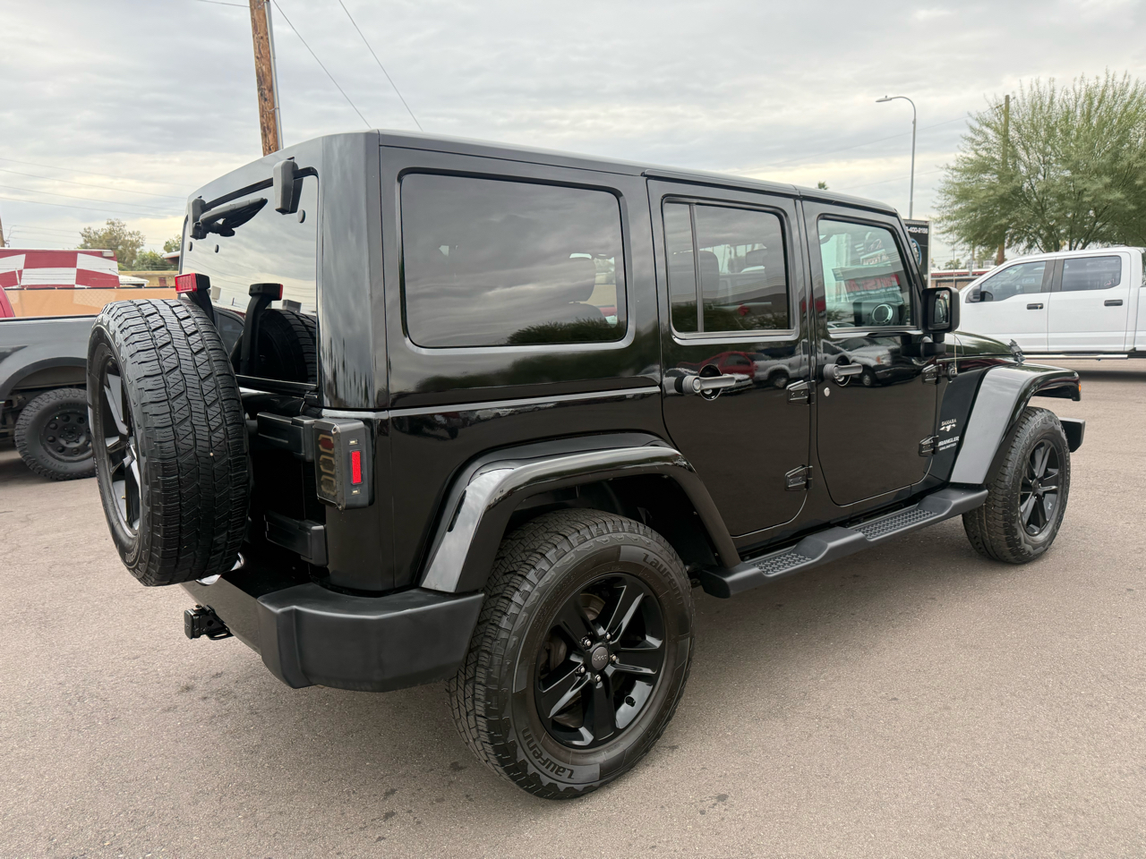 Jeep Wrangler Unlimited 4WD 4dr Sahara 2016