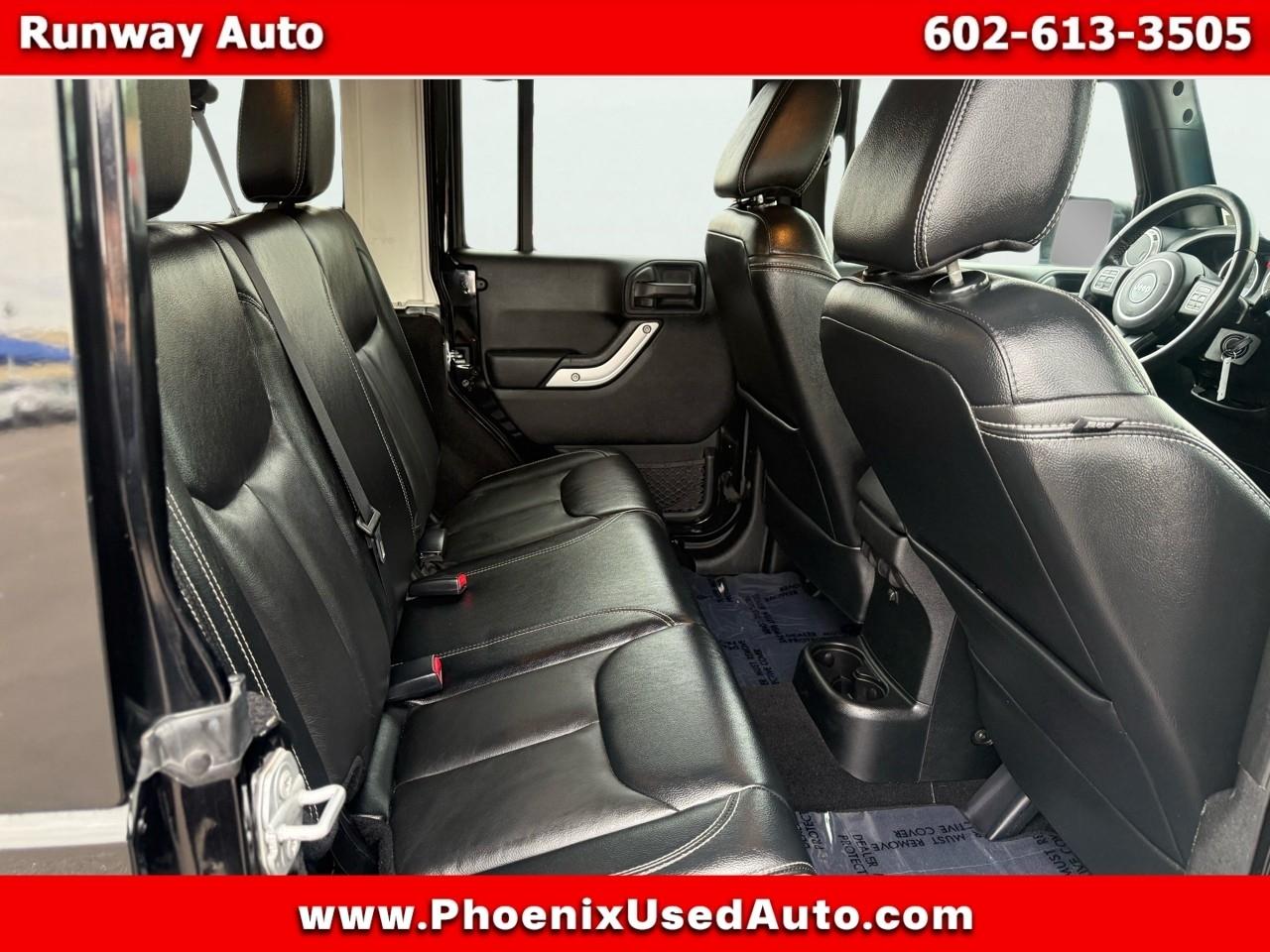 Jeep Wrangler Unlimited 4WD 4dr Sahara 2016