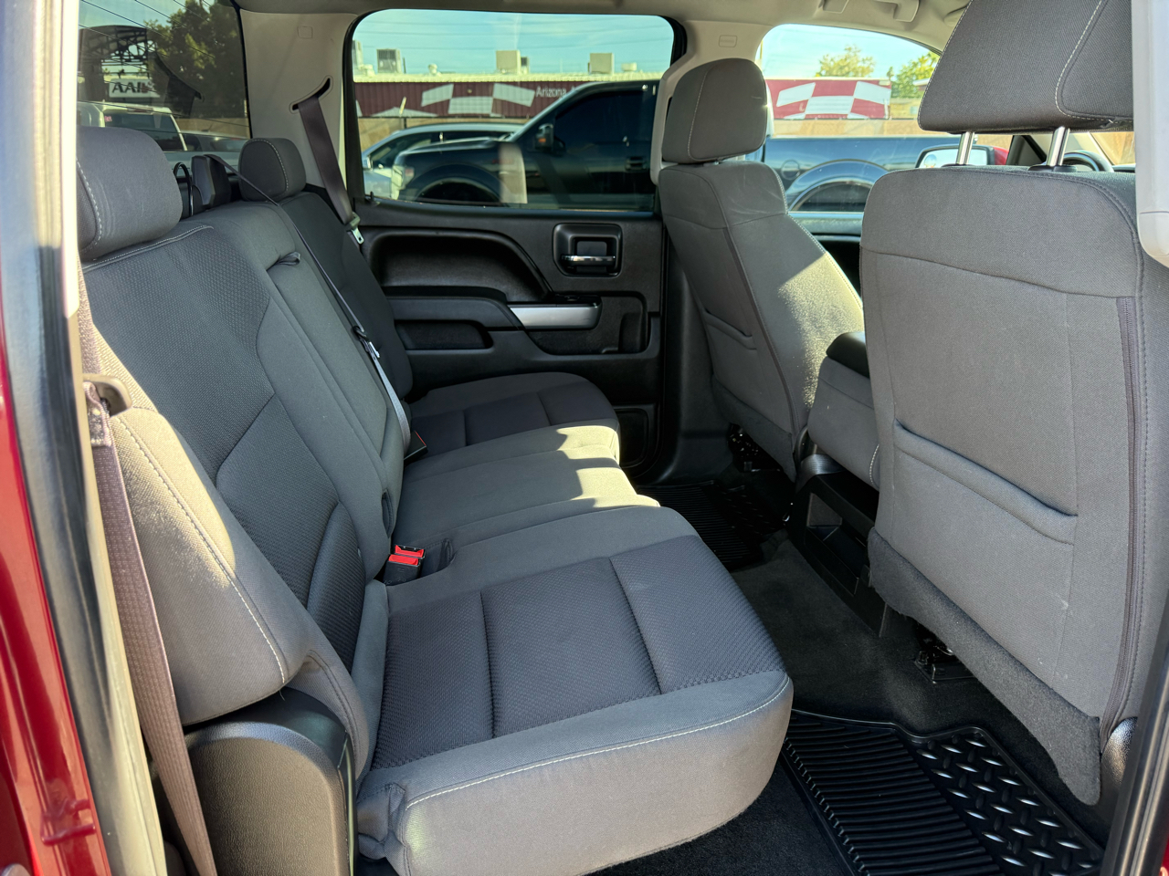 Chevrolet Silverado 1500 4WD Crew Cab 143.5" LT w/2LT 2017