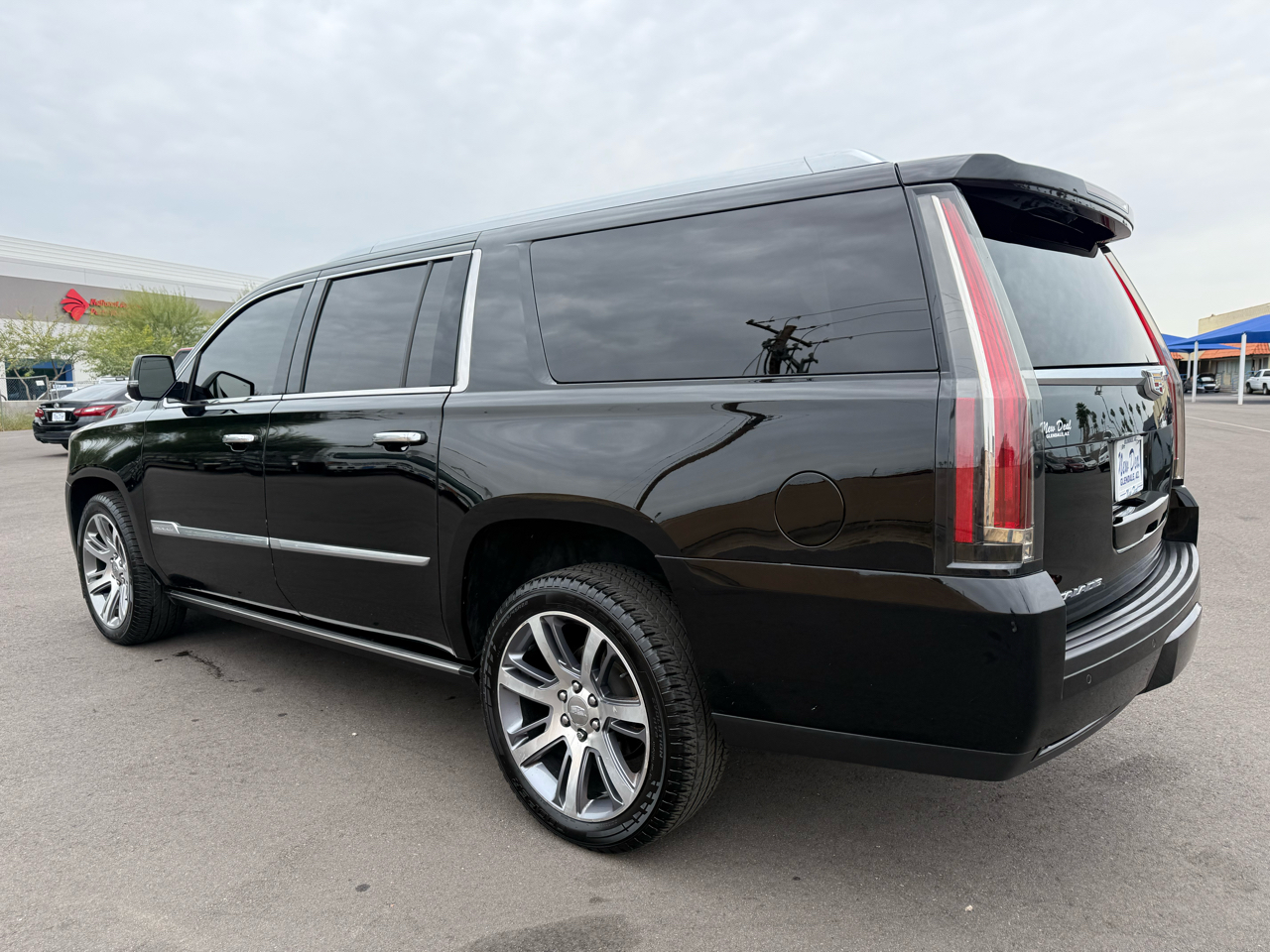 Cadillac Escalade ESV 4WD 4dr Premium 2015