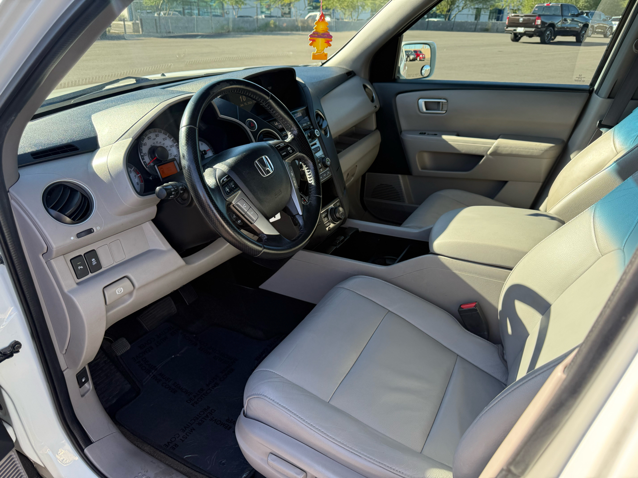 Honda Pilot 2WD 4dr Touring w/RES & Navi 2012