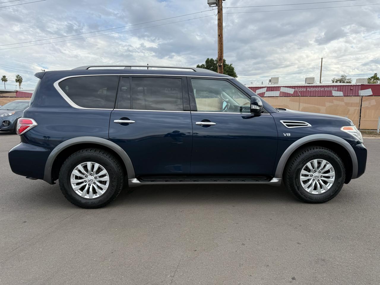 Nissan Armada 4x2 SV 2017