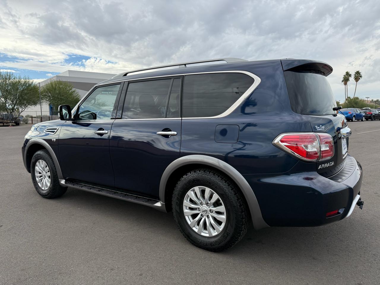 Nissan Armada 4x2 SV 2017