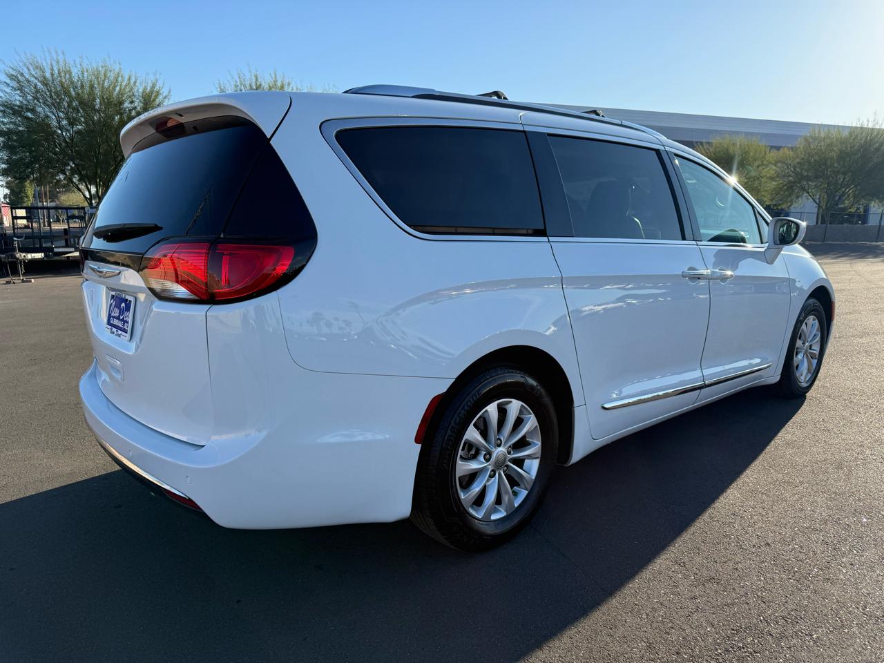 Chrysler Pacifica Touring L FWD 2019