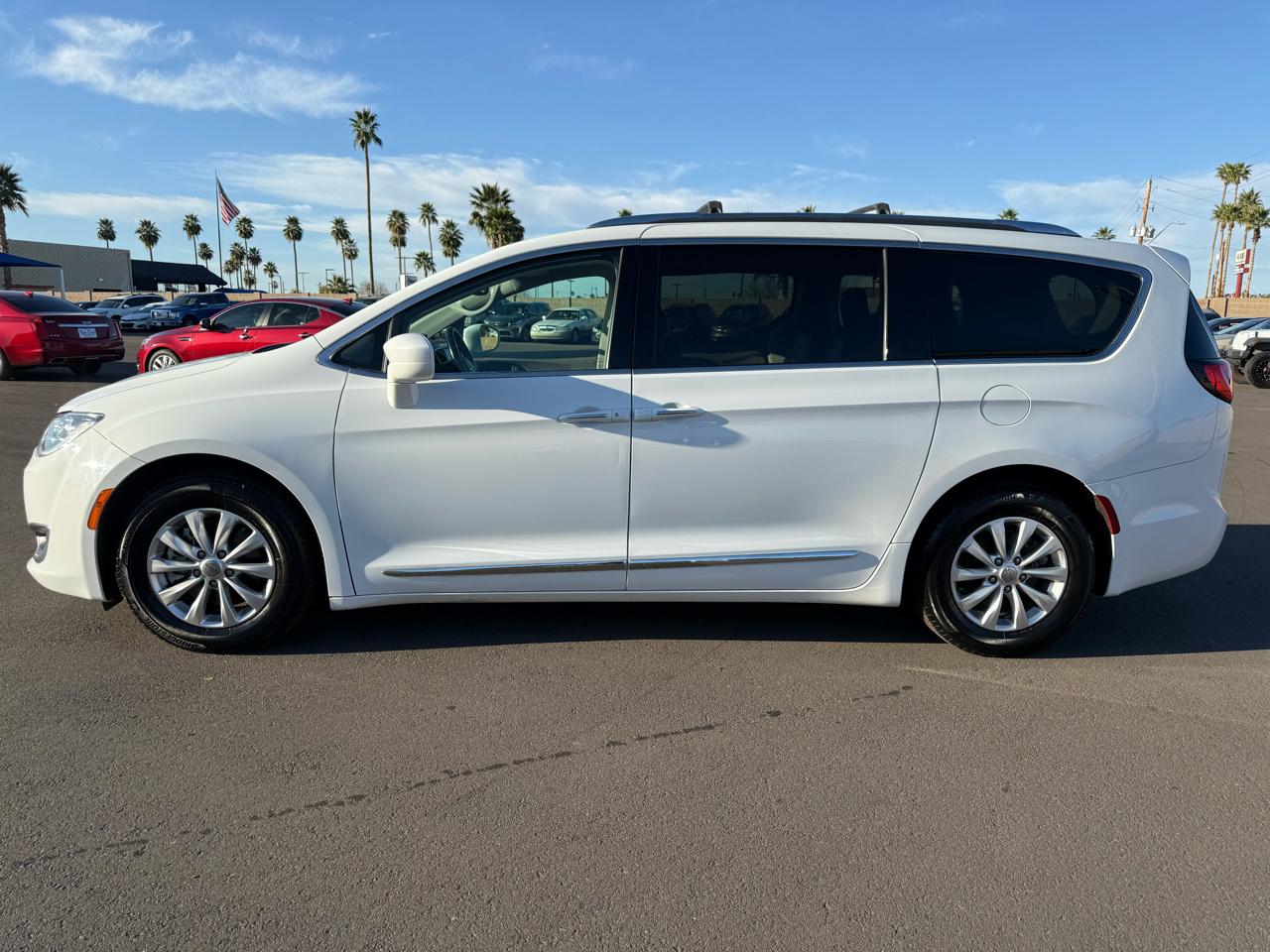 Chrysler Pacifica Touring L FWD 2019