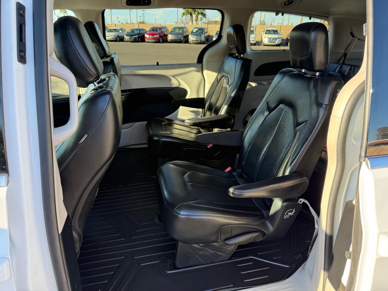 Chrysler Pacifica Touring L FWD 2019