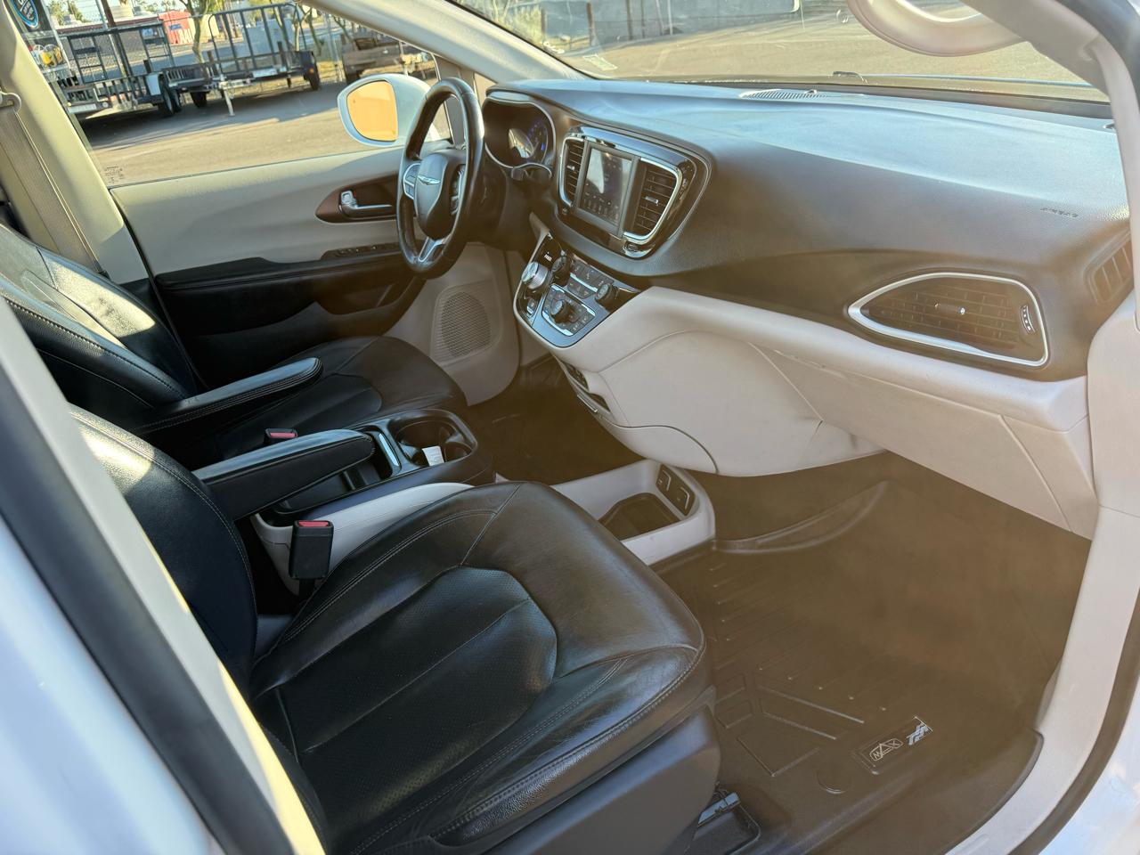 Chrysler Pacifica Touring L FWD 2019