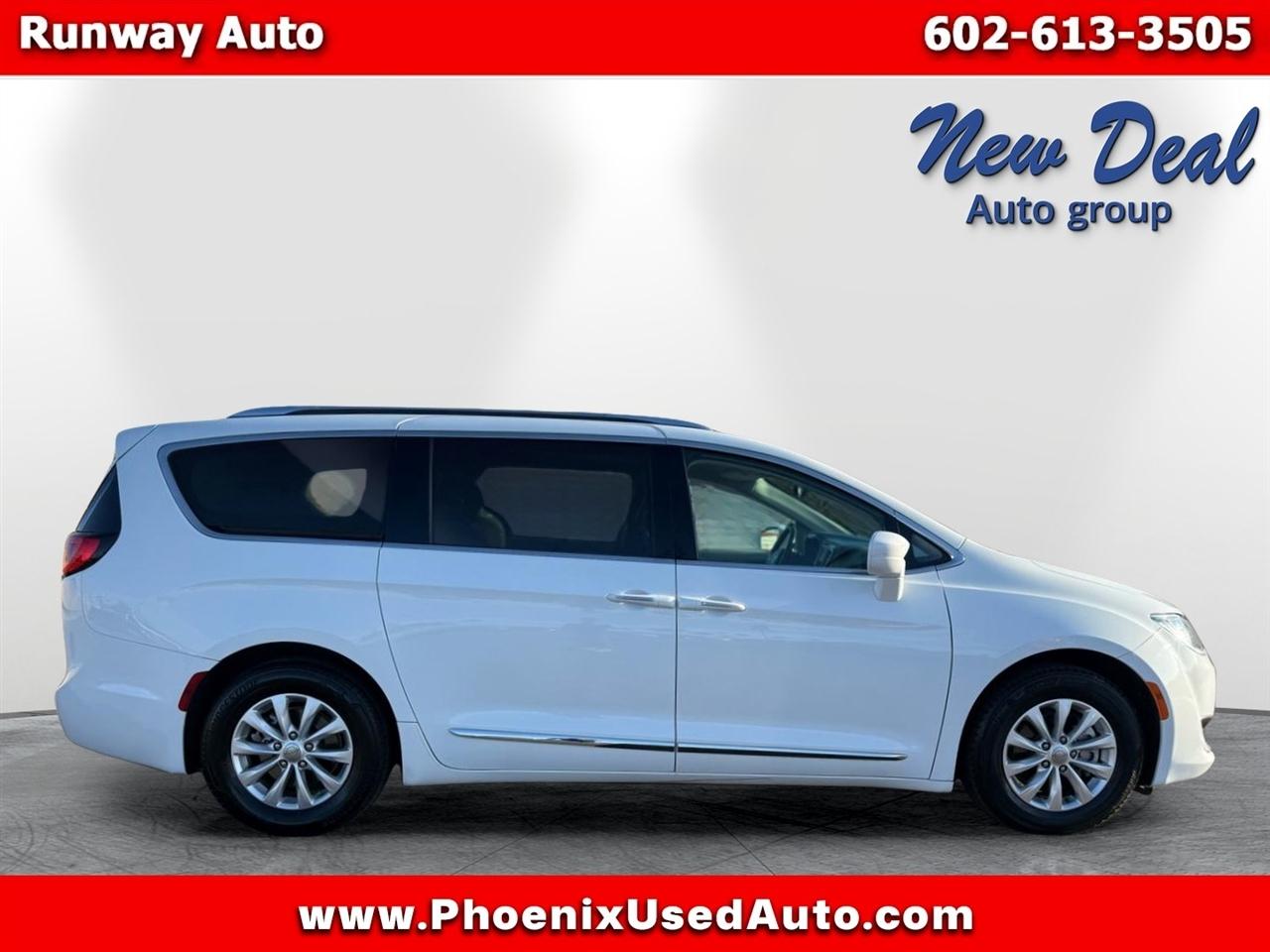 Chrysler Pacifica Touring L FWD 2019