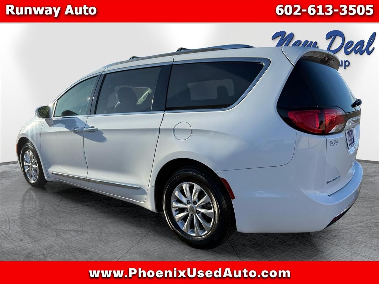 Chrysler Pacifica Touring L FWD 2019