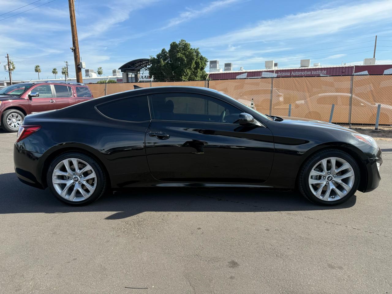 Hyundai Genesis Coupe 2dr I4 2.0T Auto 2014