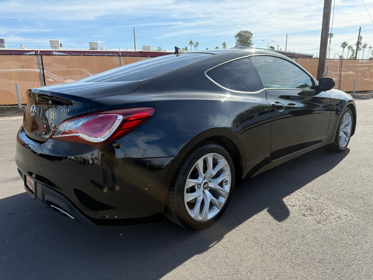 Hyundai Genesis Coupe 2dr I4 2.0T Auto 2014