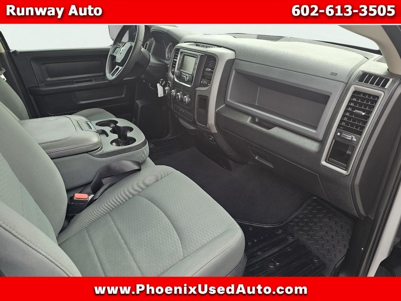 RAM 1500 Express 4x2 Quad Cab 6'4" Box 2018