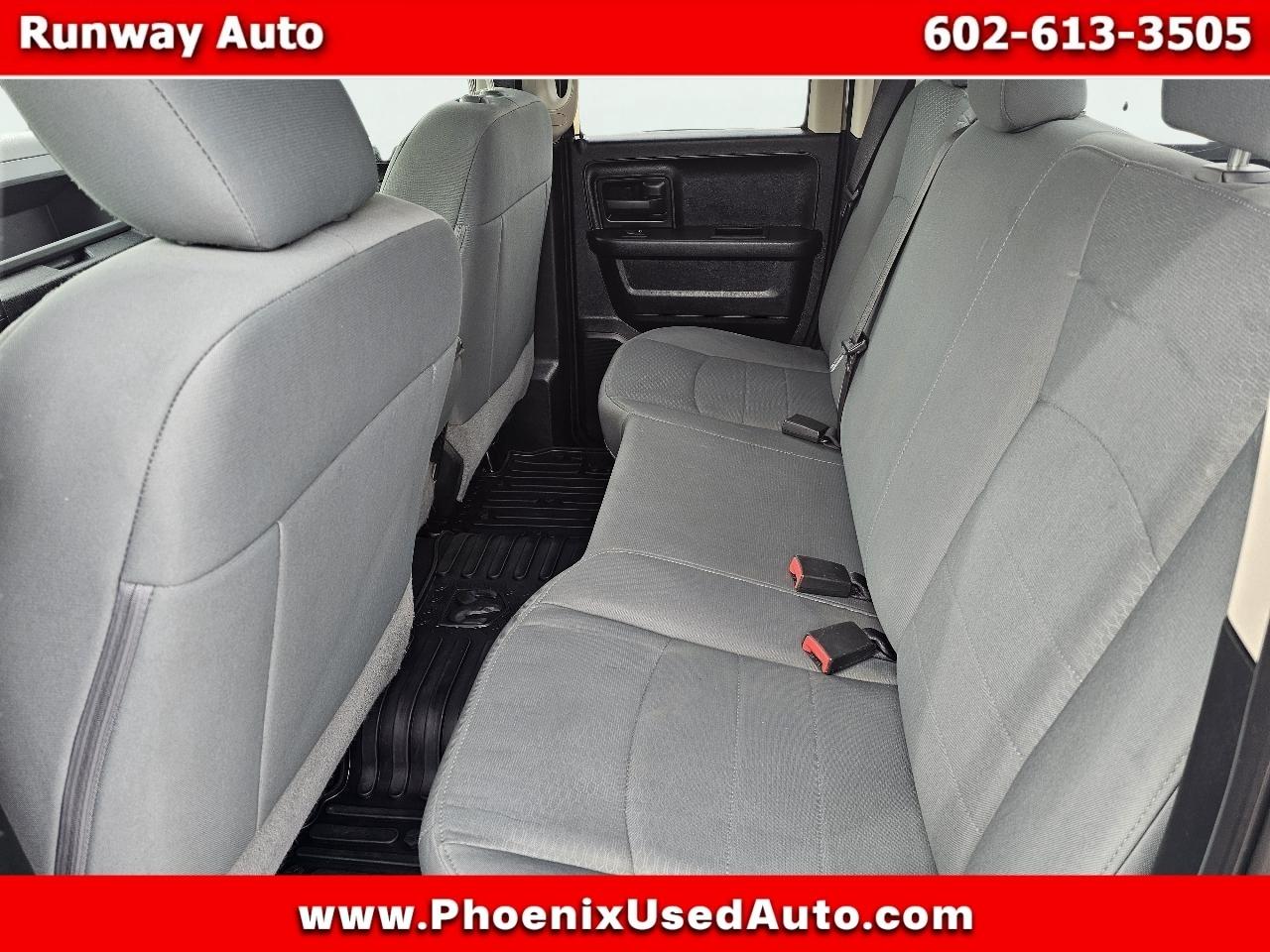 RAM 1500 Express 4x2 Quad Cab 6'4" Box 2018