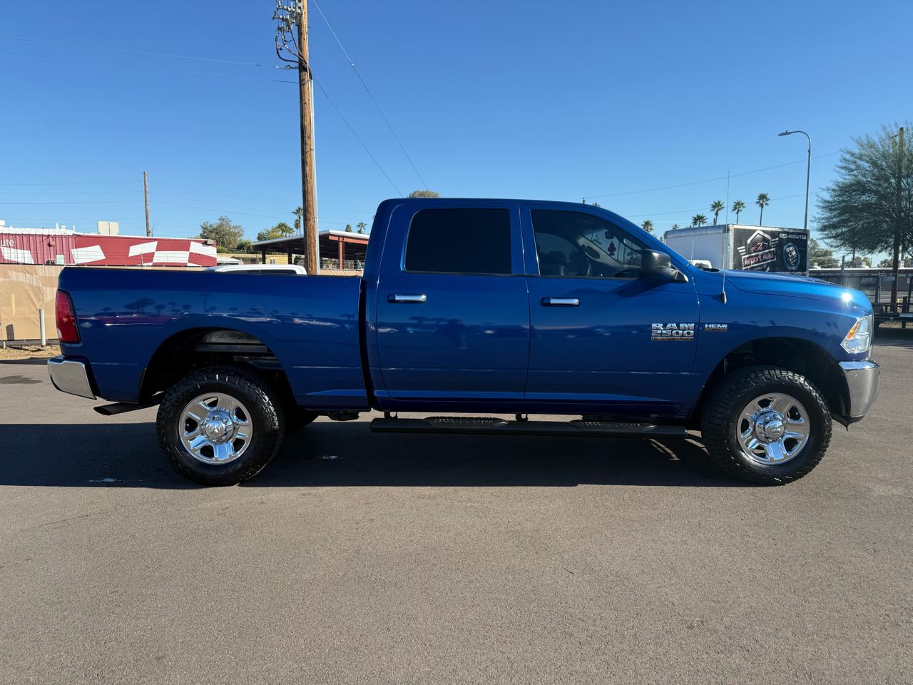 RAM 2500 SLT 4x4 Crew Cab 6'4" Box 2017