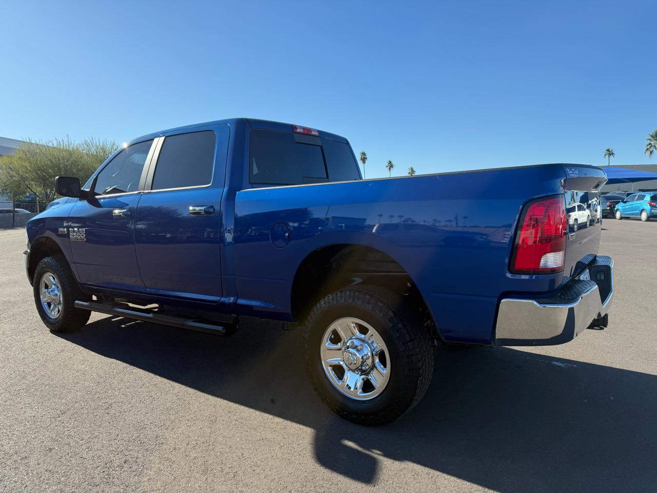 RAM 2500 SLT 4x4 Crew Cab 6'4" Box 2017