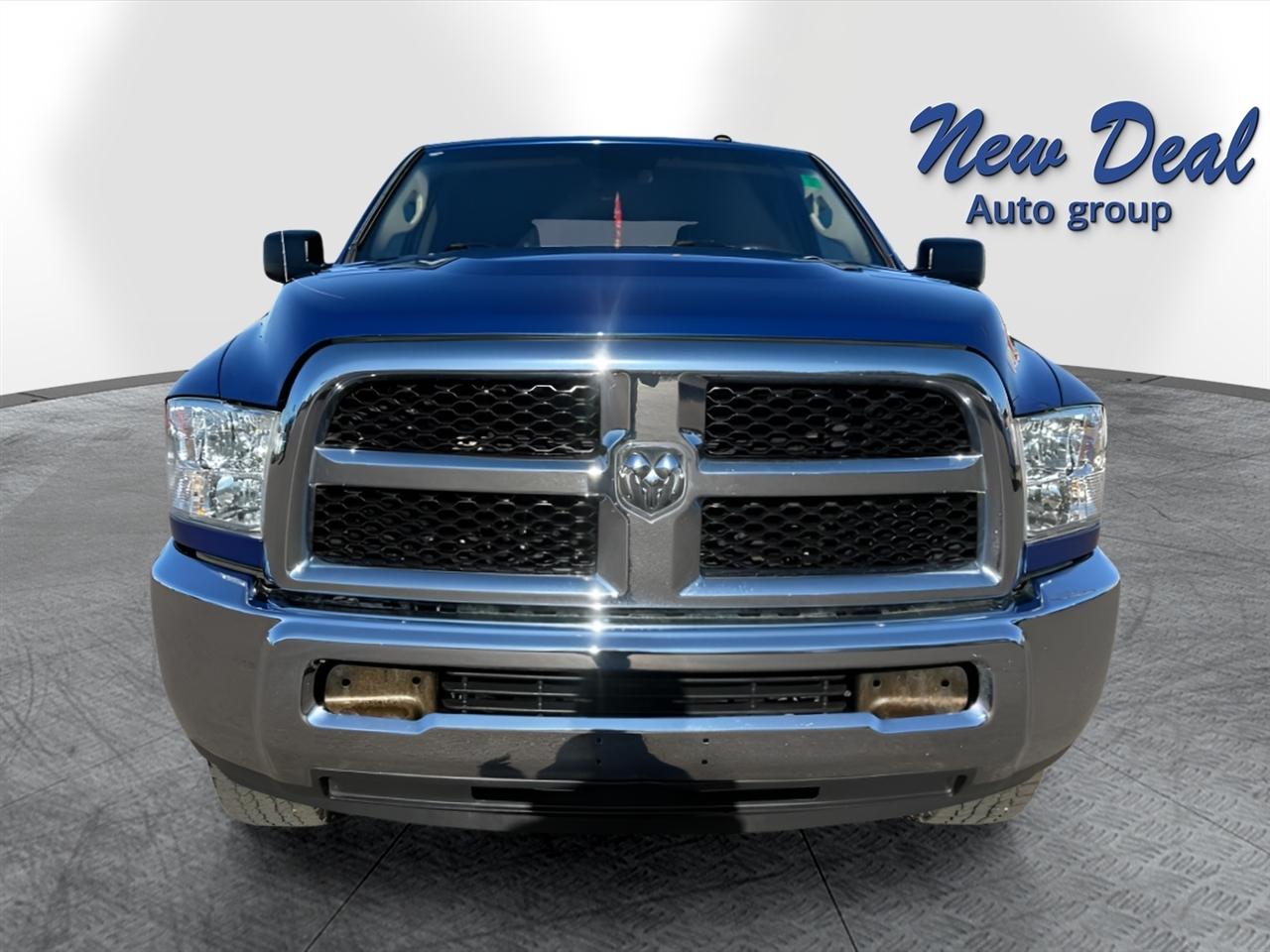 RAM 2500 SLT 4x4 Crew Cab 6'4" Box 2017