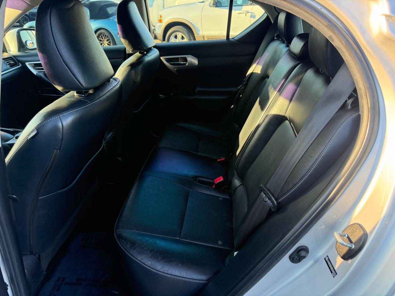 Lexus CT 200h FWD 4dr Hybrid 2011