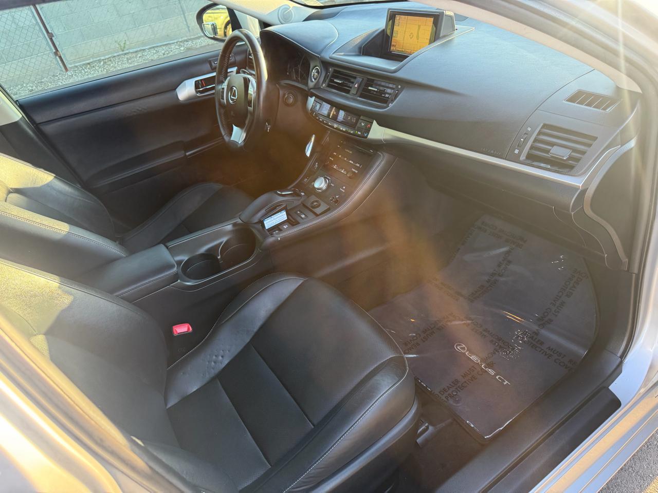 Lexus CT 200h FWD 4dr Hybrid 2011