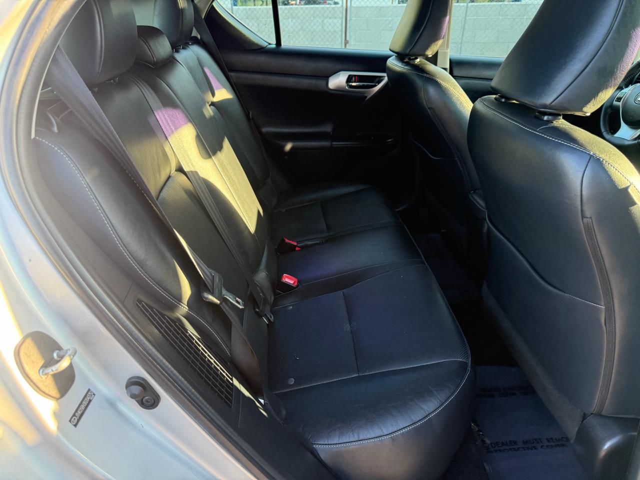 Lexus CT 200h FWD 4dr Hybrid 2011