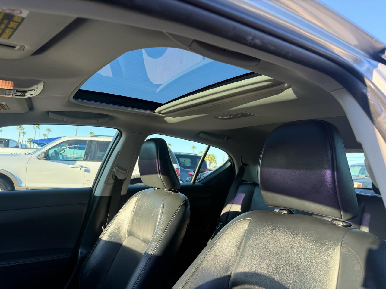 Lexus CT 200h FWD 4dr Hybrid 2011