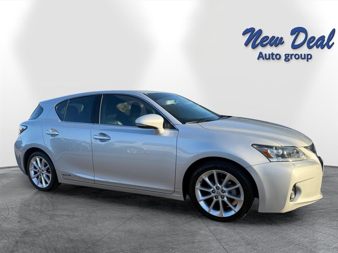 Lexus CT 200h FWD 4dr Hybrid 2011
