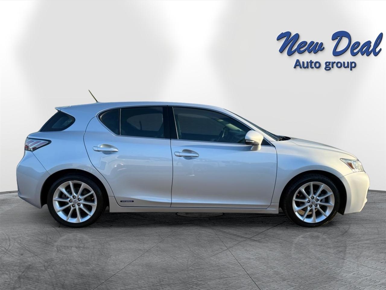 Lexus CT 200h FWD 4dr Hybrid 2011