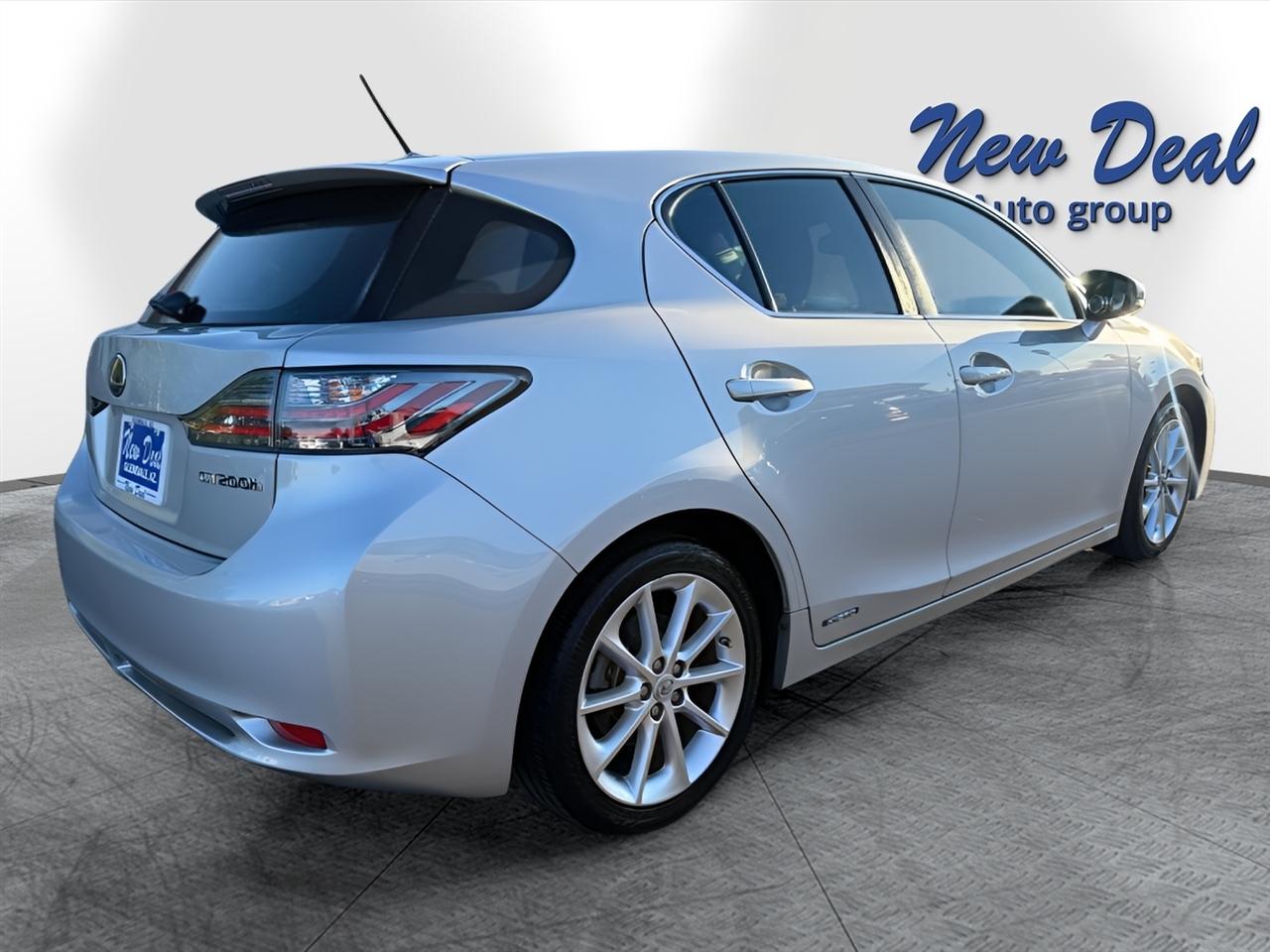 Lexus CT 200h FWD 4dr Hybrid 2011